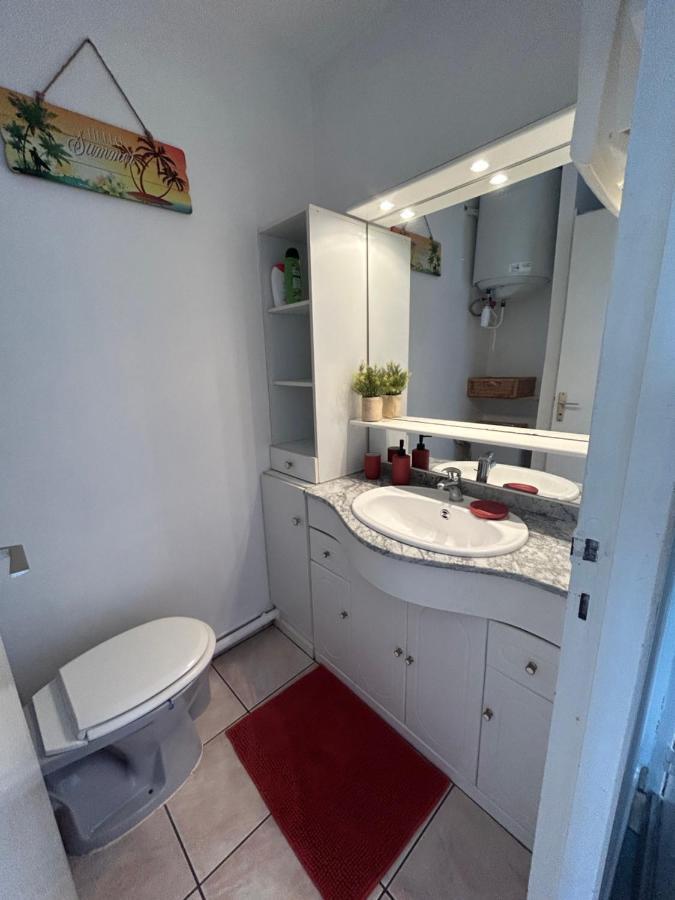 Studio Vue Mer Situe A Cote De La Plage Quartier Des Quilles Sete Ngoại thất bức ảnh