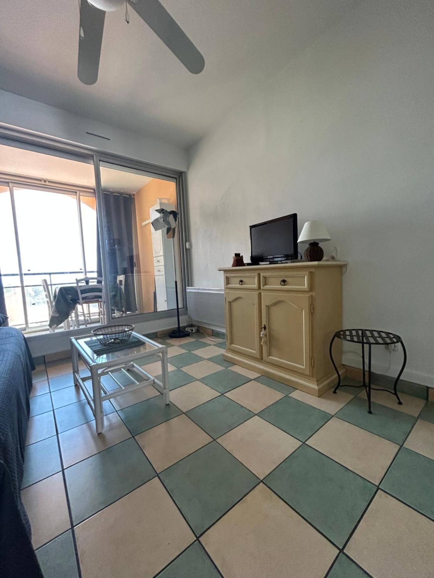 Studio Vue Mer Situe A Cote De La Plage Quartier Des Quilles Sete Ngoại thất bức ảnh